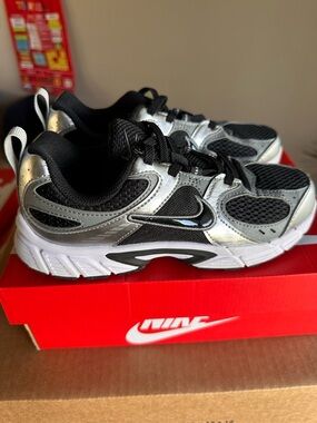 Nike Kids Black and Silver Mesh Athletic Sneakers